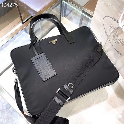 プラダ新しいナイロンブリーフケース