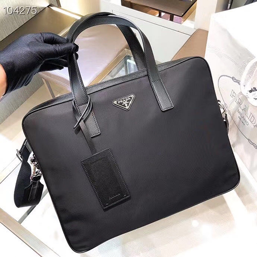 プラダ新しいナイロンブリーフケース