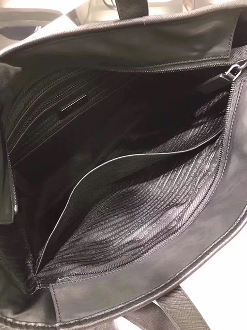 プラダ新しいバッグ