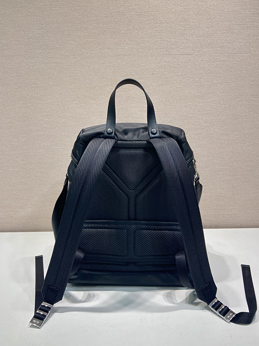 プラダショーモデルのリュックサック