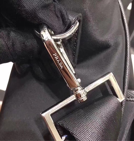 プラダ新しいバッグ
