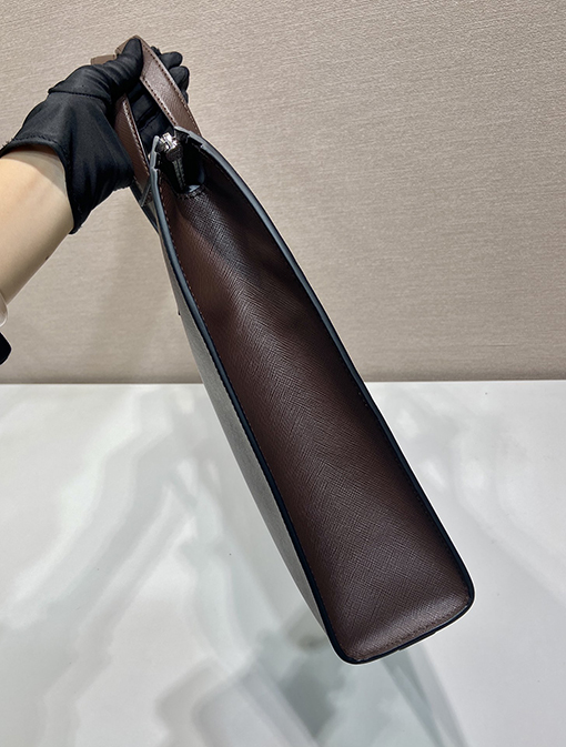 プラダコピーファッションの新しいブリーフケース