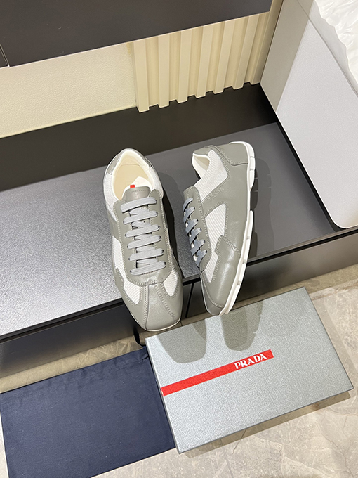 プラダ ファッションハイエンドスニーカー