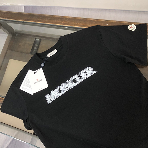 モンクレール 新しいじロゴプリントラウンドネック半袖Tシャツ