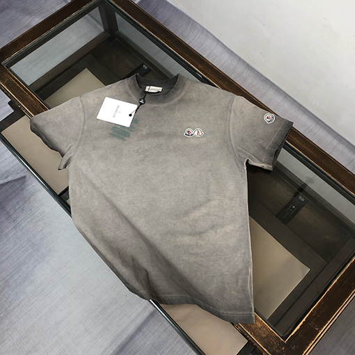 モンクレール 新しい重工炒め色水洗いクラシックダブルロゴ半袖Tシャツ