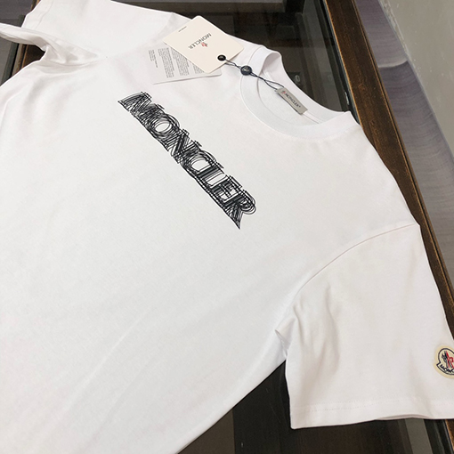モンクレール 新しいじロゴプリントラウンドネック半袖Tシャツ
