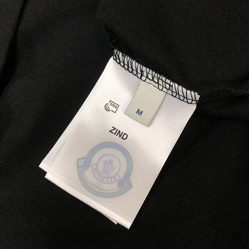モンクレールコピー 胸に文字ロゴプリント半袖Tシャツ