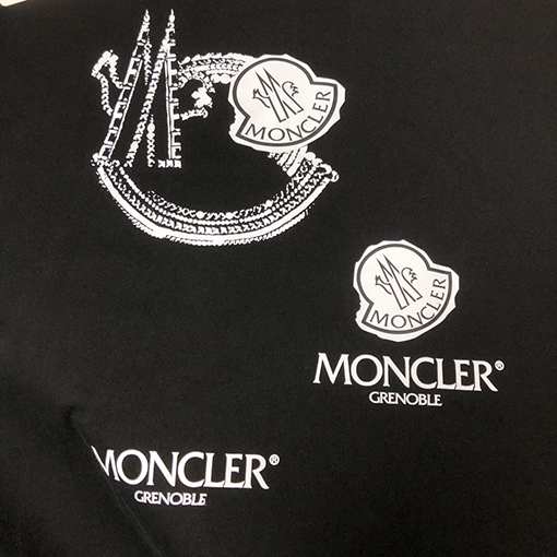 モンクレール 胸のブランドプリントロゴクラフト半袖Tシャツ