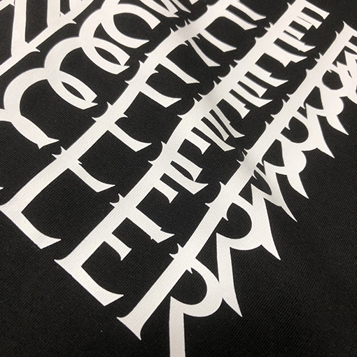 モンクレール 胸にブランドプリントゴースト文字ロゴ半袖Tシャツ