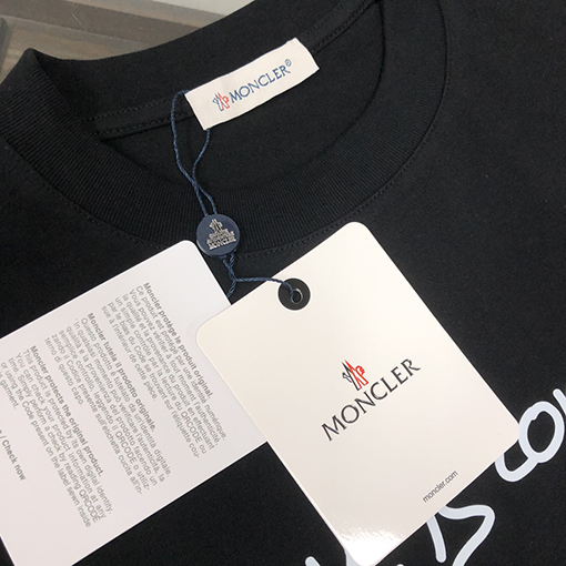 モンクレールコピー 胸に文字ロゴプリント半袖Tシャツ