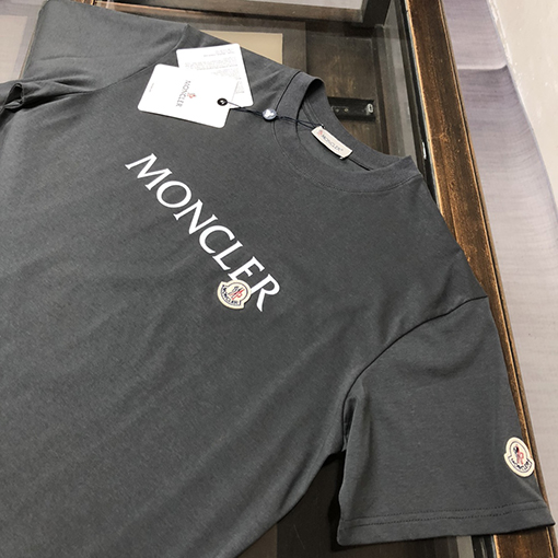 モンクレール 新しいロゴプリント半袖Tシャツ