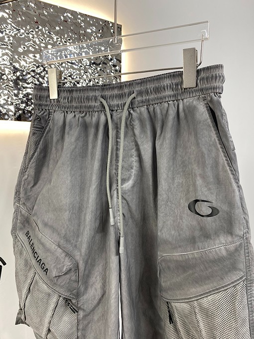 バレンシアガ新しい炒めパンツ