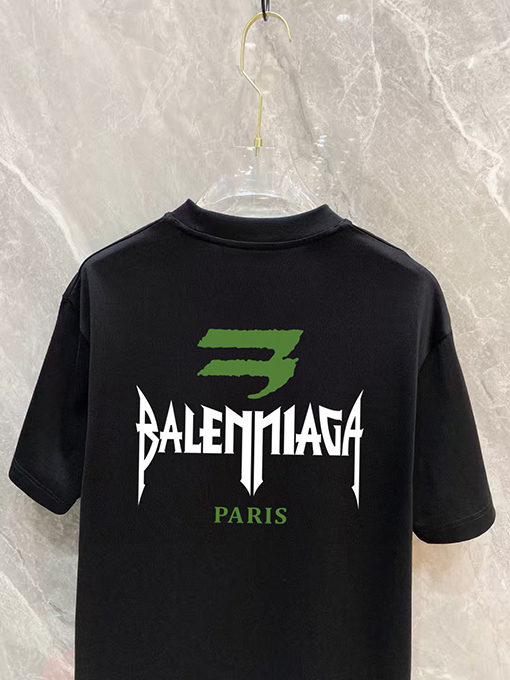 バレンシアガスタイリッシュなクルーネックTシャツ