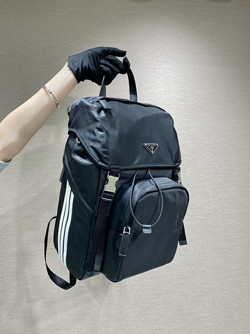 adidas x PRADA コラボコレクションファッションリュックサック