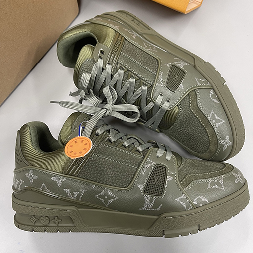 ルイヴィトンコピーLouis V Trainer 25Ss スニーカー