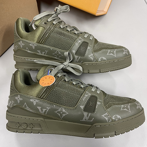 ルイヴィトンコピーLouis V Trainer 25Ss スニーカー