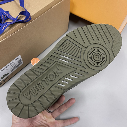 ルイヴィトンコピーLouis V Trainer 25Ss スニーカー