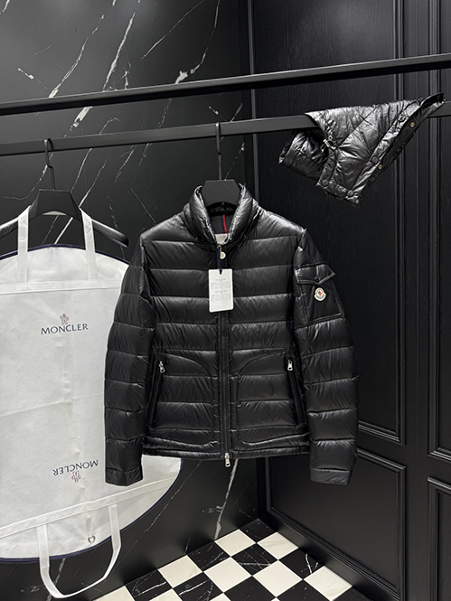 モンクレールコピー人気の高いセリテズパディング