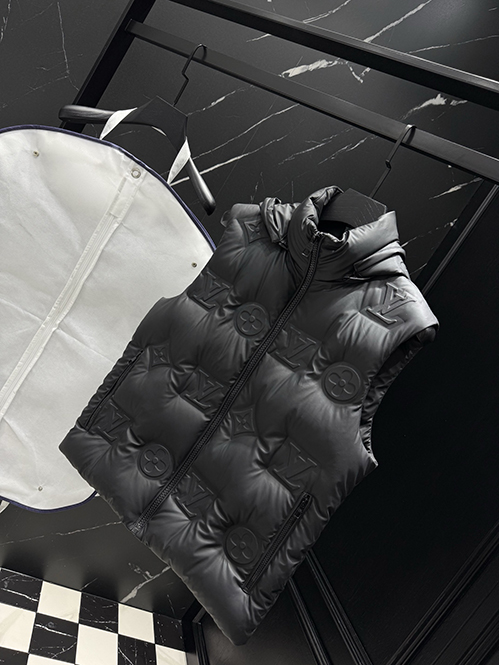 ルイ・ヴィトンコピー2025年秋冬新作。プレミアム95％ホワイトダックダウンとスーパー中空素材を使用した