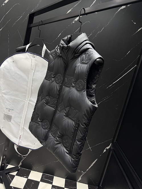ルイ・ヴィトンコピー2025年秋冬新作。プレミアム95％ホワイトダックダウンとスーパー中空素材を使用した