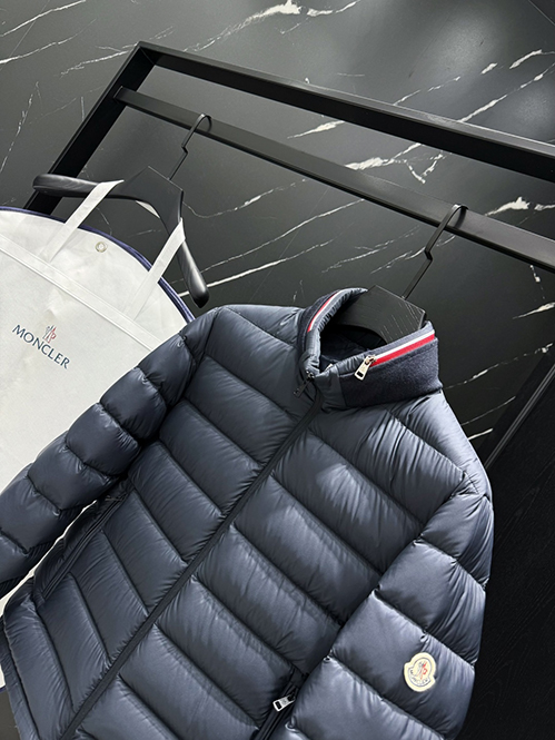 モンクレールスーパーコピー ハイエンド アウター