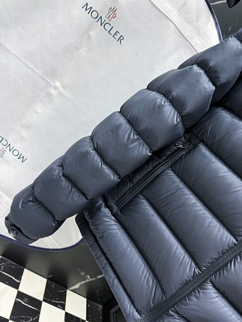 モンクレールスーパーコピー ハイエンド アウター