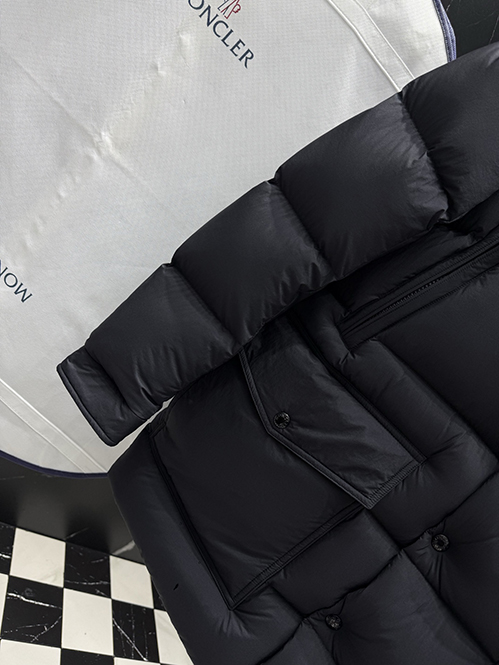 モンクレールスーパーコピーラグジュアリーと機能性を融合させたハイエンドなパフォーマンスウェア