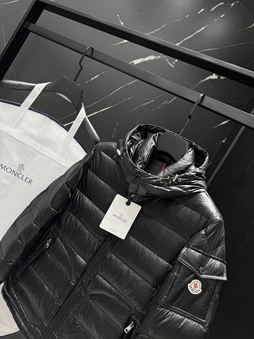 モンクレールコピー人気の高いセリテズパディング