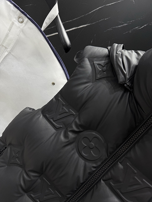 ルイ・ヴィトンコピー2025年秋冬新作。プレミアム95％ホワイトダックダウンとスーパー中空素材を使用した