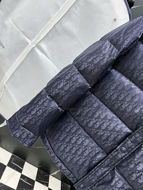 ディオールスーパーコピーオブリーク ダウンジャケット