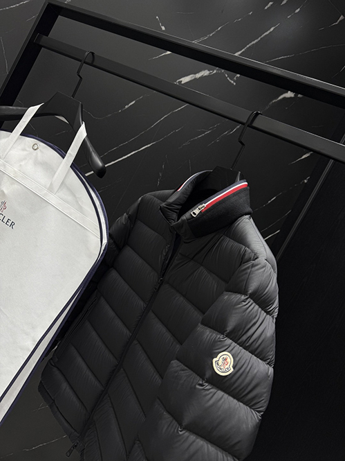 モンクレールスーパーコピーのブラックフライデー