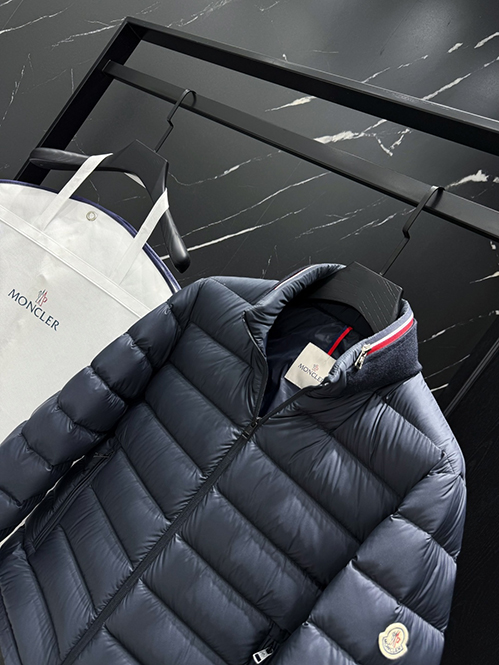 モンクレールスーパーコピー ハイエンド アウター