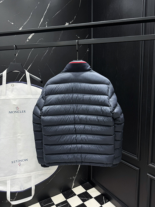 モンクレールスーパーコピー ハイエンド アウター