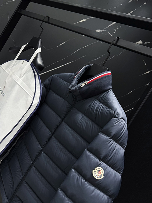 モンクレールスーパーコピー ハイエンド アウター