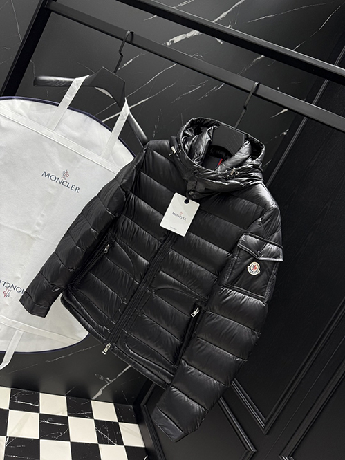 モンクレールコピー人気の高いセリテズパディング