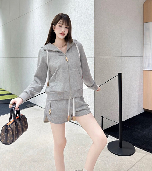 ルイ･ヴィトンスタイリッシュで上質な仕上レディース フード パーカー アウター