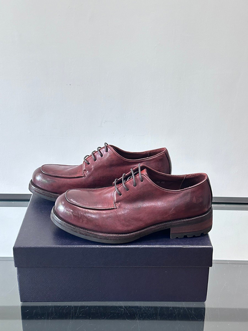 プラダ スーパーコピーメンズ ブラッシュドレザー ローファー