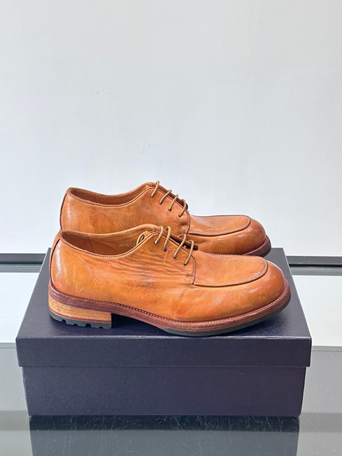 プラダ スーパーコピーメンズ ブラッシュドレザー ローファー