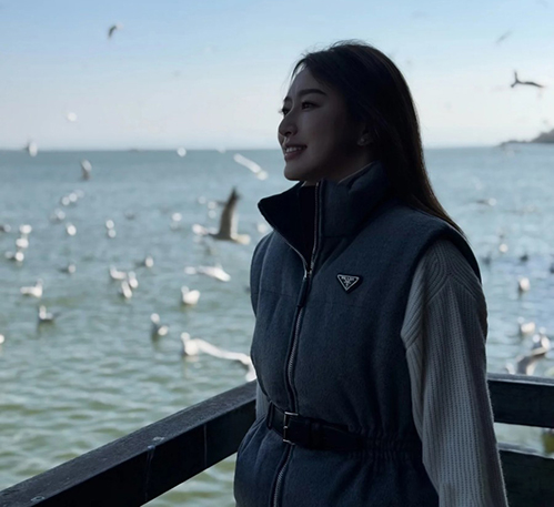 プラダ スーパーコピーレディース ベスト トライアングルロゴ