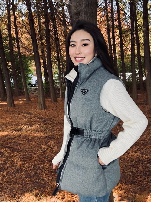 プラダ スーパーコピーレディース ベスト トライアングルロゴ