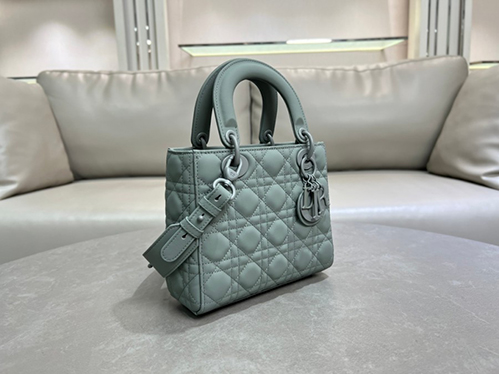 ディオール スーパーコピーラムスキン レディディオールバッグ ミディアム