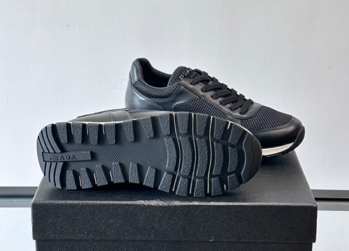 プラダ スーパーコピーメンズ プラックス 2.0 リナイロン＆スエード スニーカー