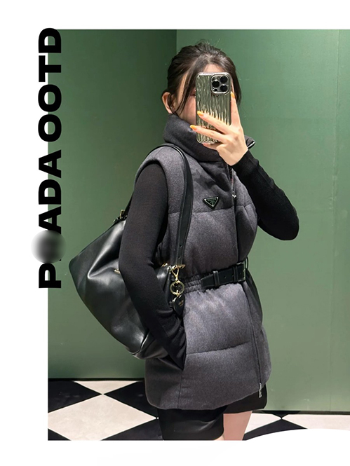 プラダ スーパーコピーレディース ベスト トライアングルロゴ