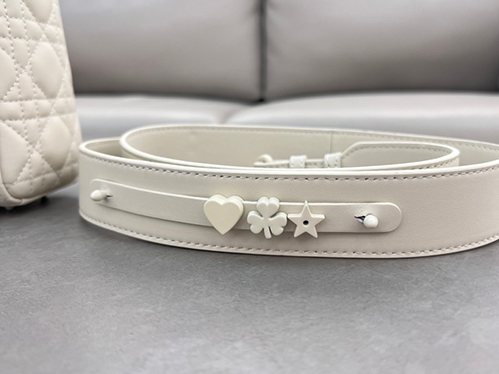 ディオール スーパーコピーラムスキン レディディオールバッグ ミディアム