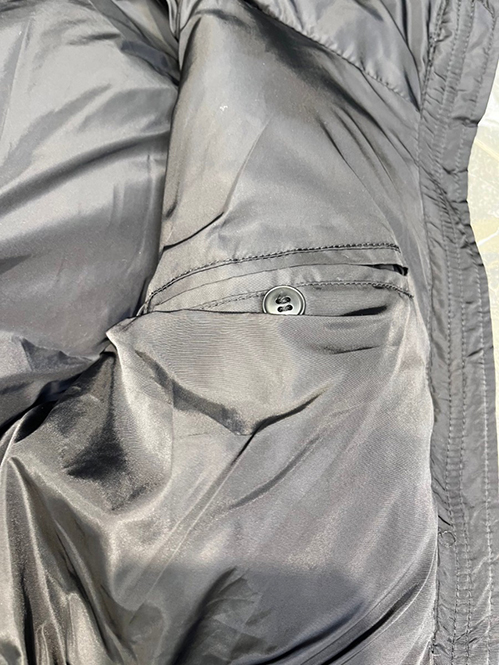 プラダ スーパーコピーレディース ベスト トライアングルロゴ