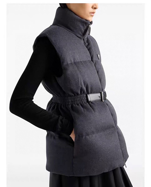 プラダ スーパーコピーレディース ベスト トライアングルロゴ