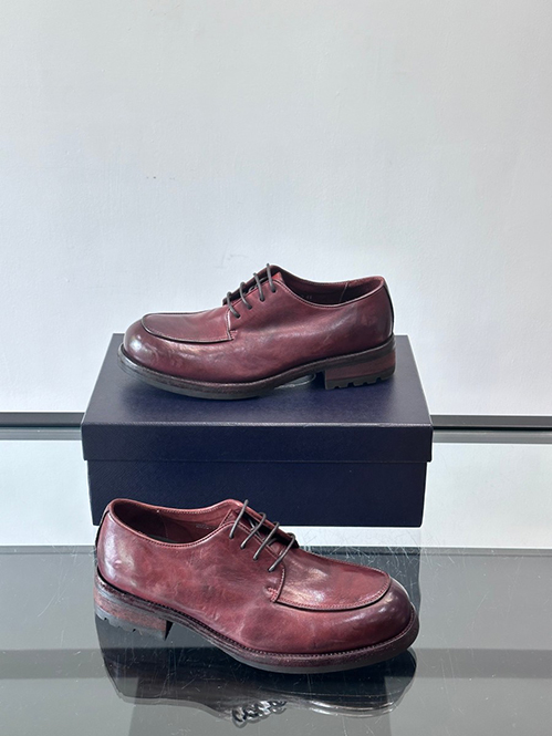 プラダ スーパーコピーメンズ ブラッシュドレザー ローファー