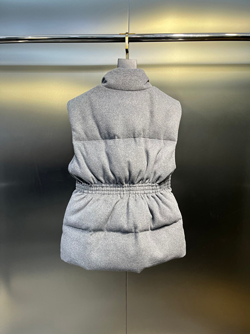 プラダ スーパーコピーレディース ベスト トライアングルロゴ