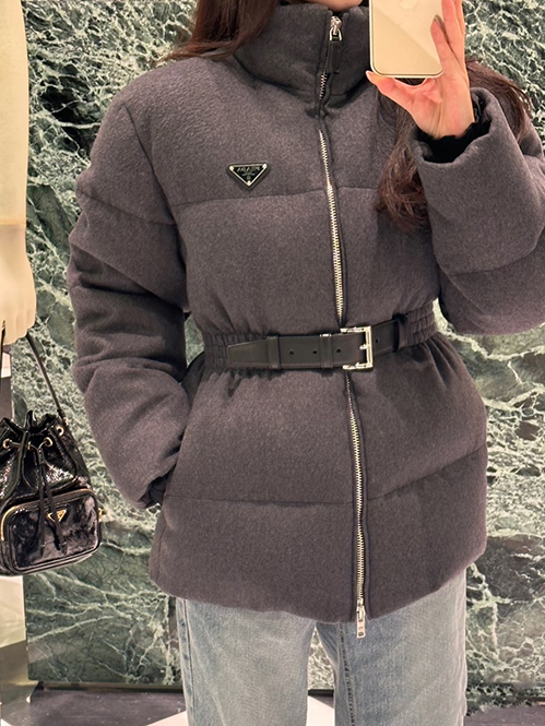 プラダスーパーコピー ベルベット パディング ダウンジャケット ネイビー