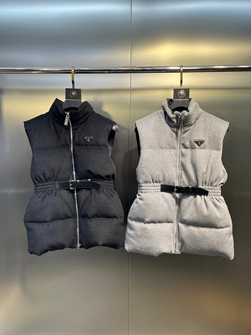 プラダ スーパーコピーレディース ベスト トライアングルロゴ